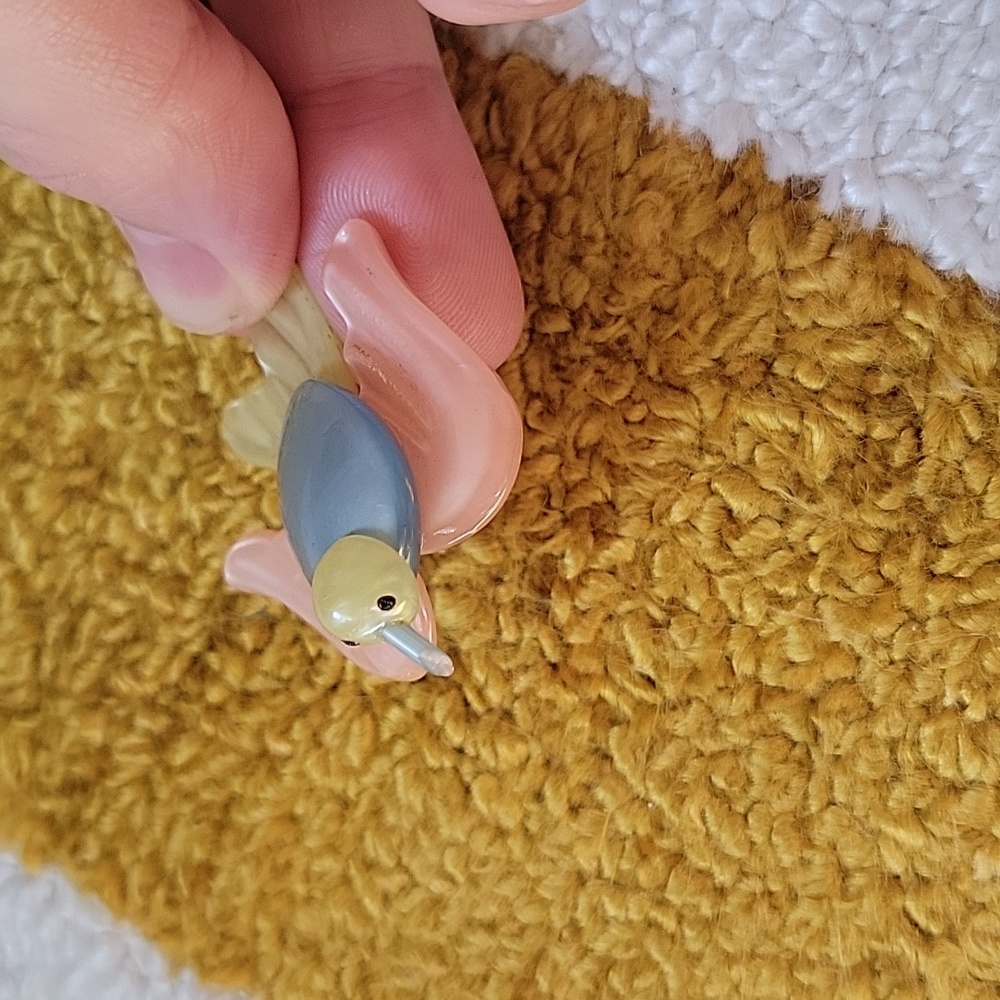 Vintage Moonglow Bird Brooch - Picture 2 of 10